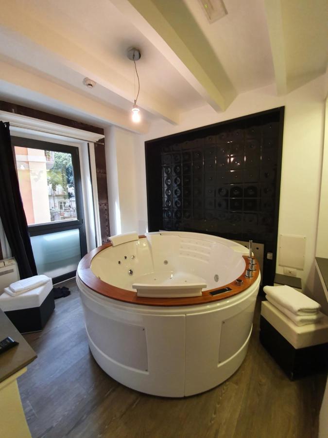 Emphasis Suites & Rooms Cagliari Buitenkant foto