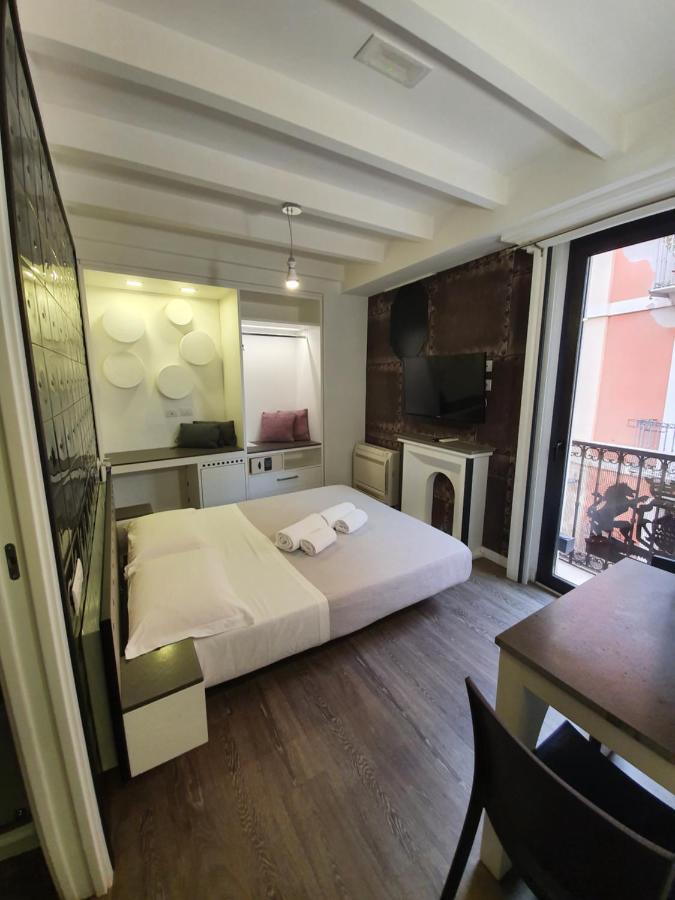Emphasis Suites & Rooms Cagliari Buitenkant foto