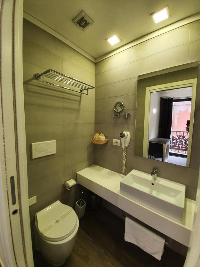 Emphasis Suites & Rooms Cagliari Buitenkant foto