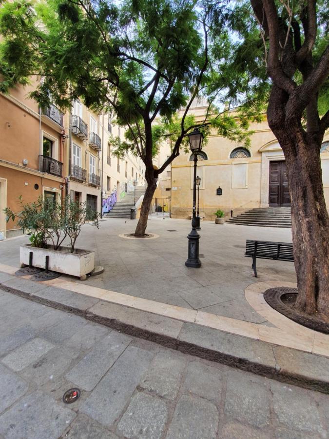 Emphasis Suites & Rooms Cagliari Buitenkant foto