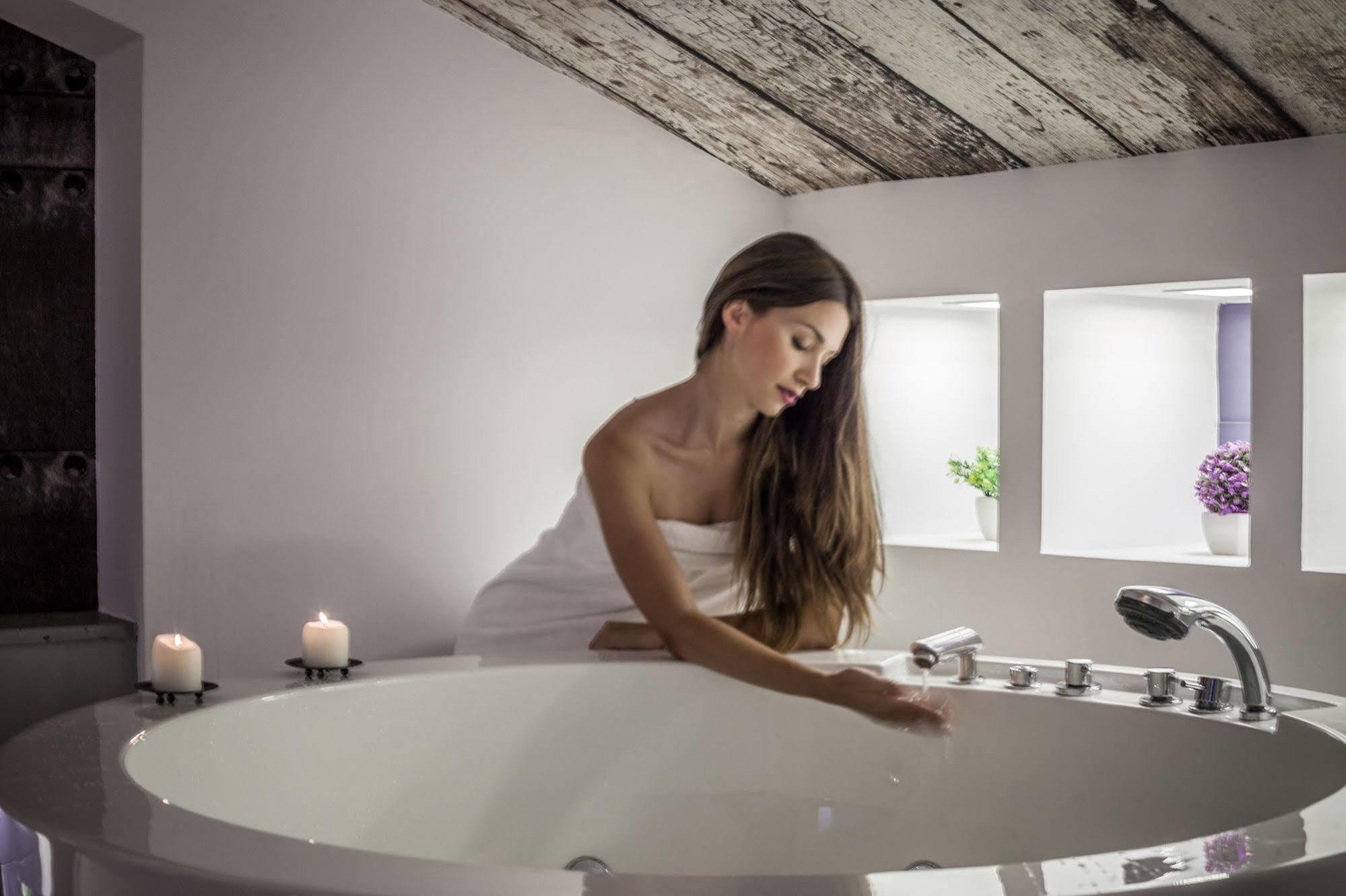 Emphasis Suites & Rooms Cagliari Buitenkant foto