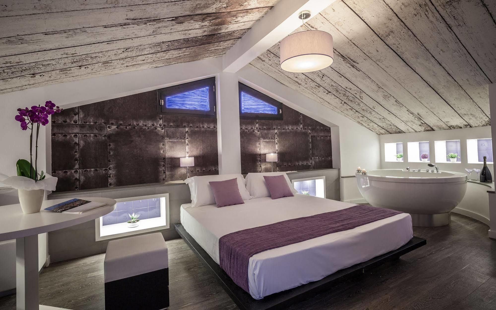 Emphasis Suites & Rooms Cagliari Buitenkant foto